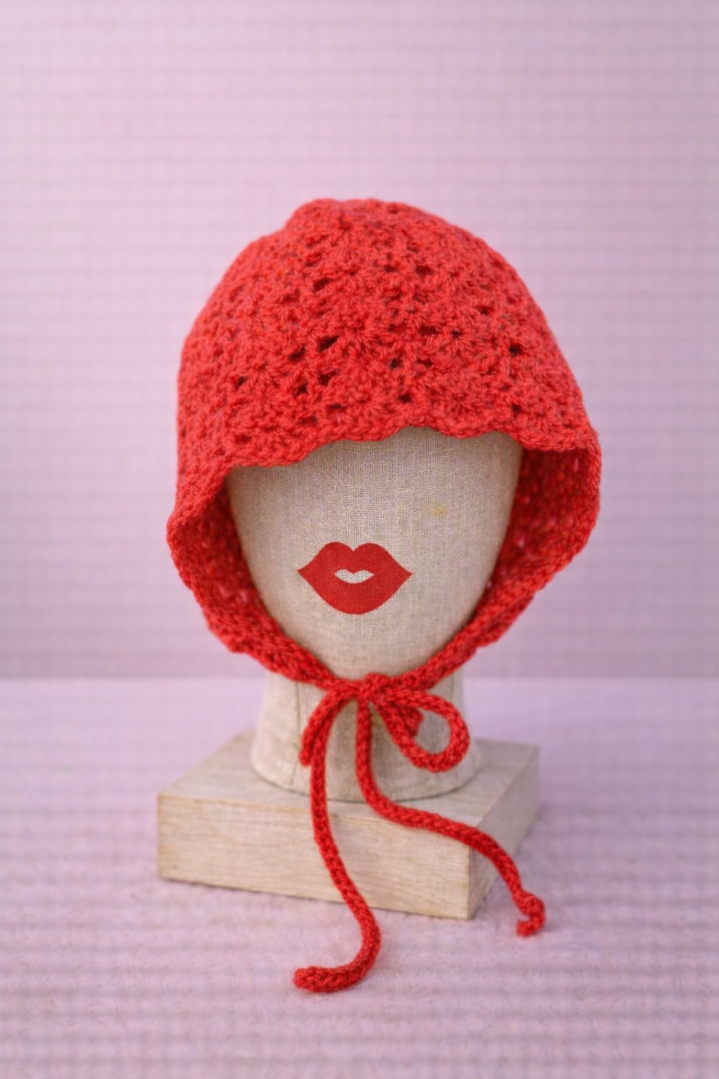 Pua Hat • Rojo y punto.